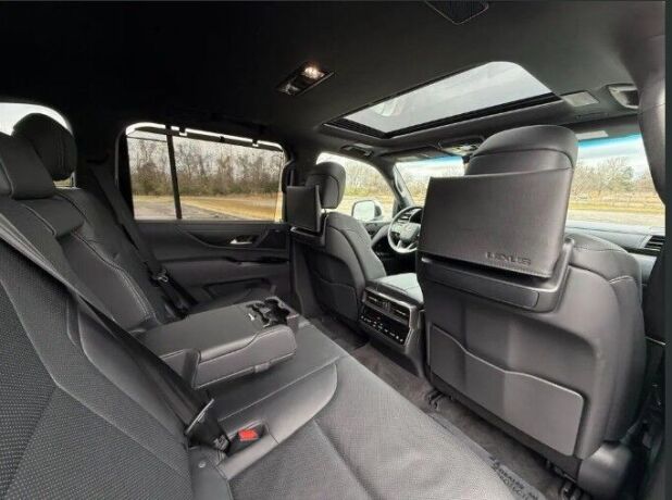 for-sale-lexus-lx600-signature-2023-gcc-big-2